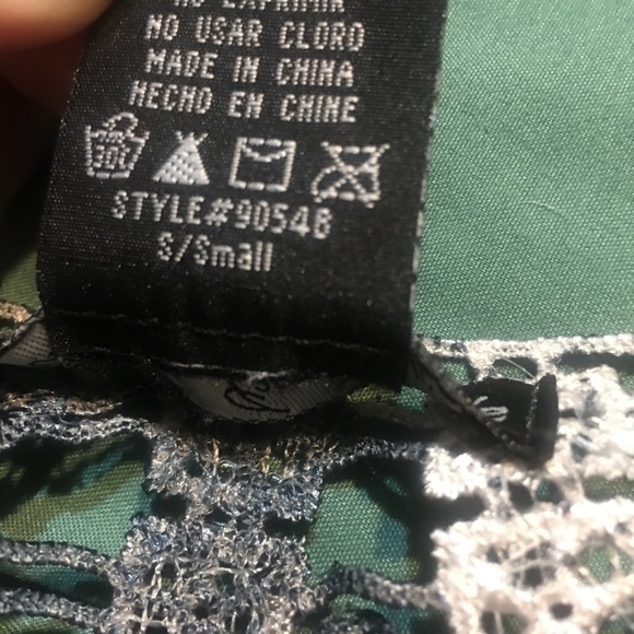 Ladies top - Picture 3 of 4